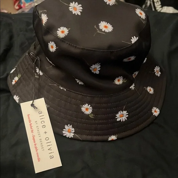 Alice + Olivia | Accessories | Alice Olivia Black Daisy  display picture 1